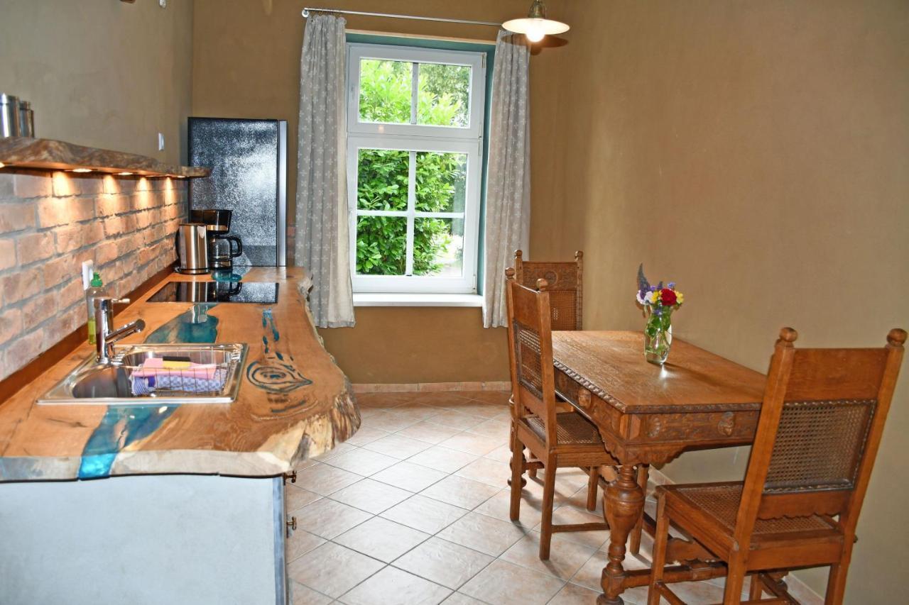 Ferienwohnungen Im Gutshaus Gnies Εξωτερικό φωτογραφία