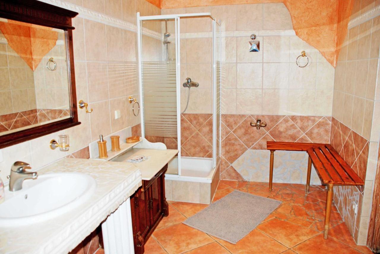Ferienwohnungen Im Gutshaus Gnies Εξωτερικό φωτογραφία