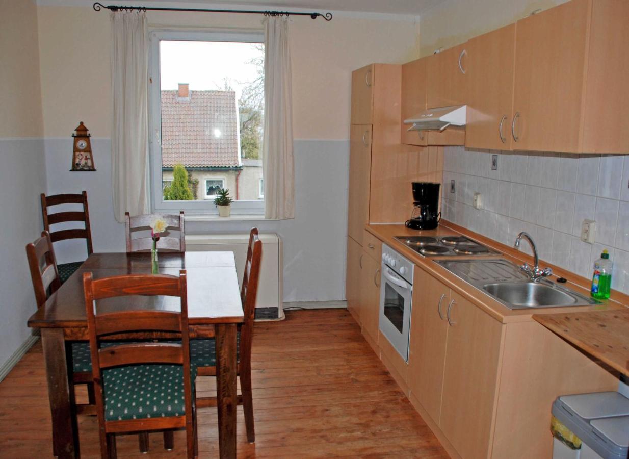 Ferienwohnungen Im Gutshaus Gnies Εξωτερικό φωτογραφία