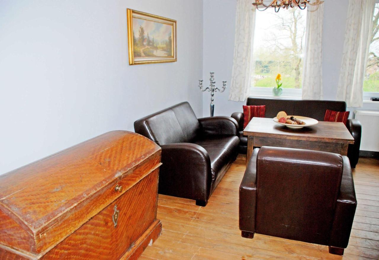 Ferienwohnungen Im Gutshaus Gnies Εξωτερικό φωτογραφία