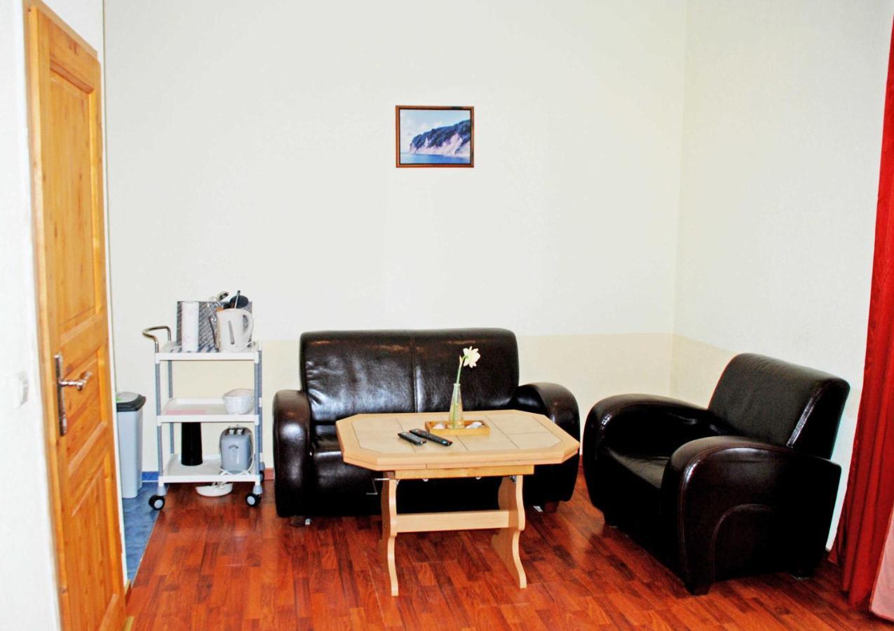 Ferienwohnungen Im Gutshaus Gnies Εξωτερικό φωτογραφία