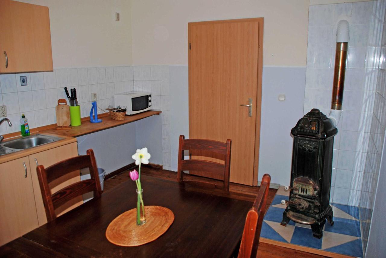 Ferienwohnungen Im Gutshaus Gnies Εξωτερικό φωτογραφία
